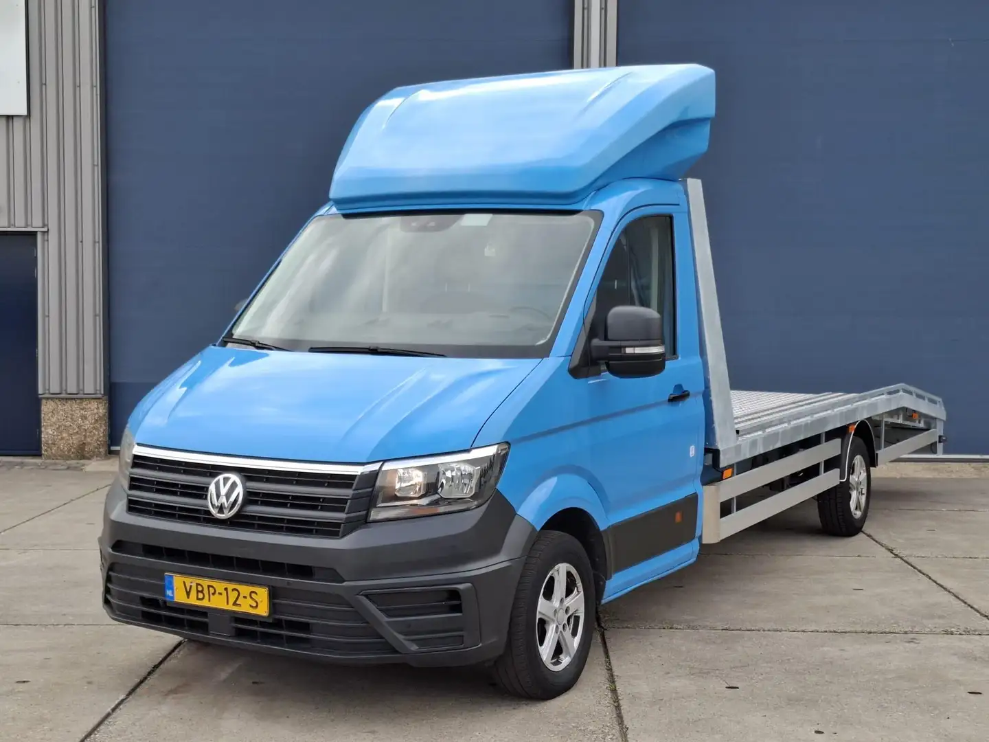 Volkswagen Crafter 35 2.0 TDI L4 Trendline OPRIJWAGEN / AMBULANCE / T Blauw - 1