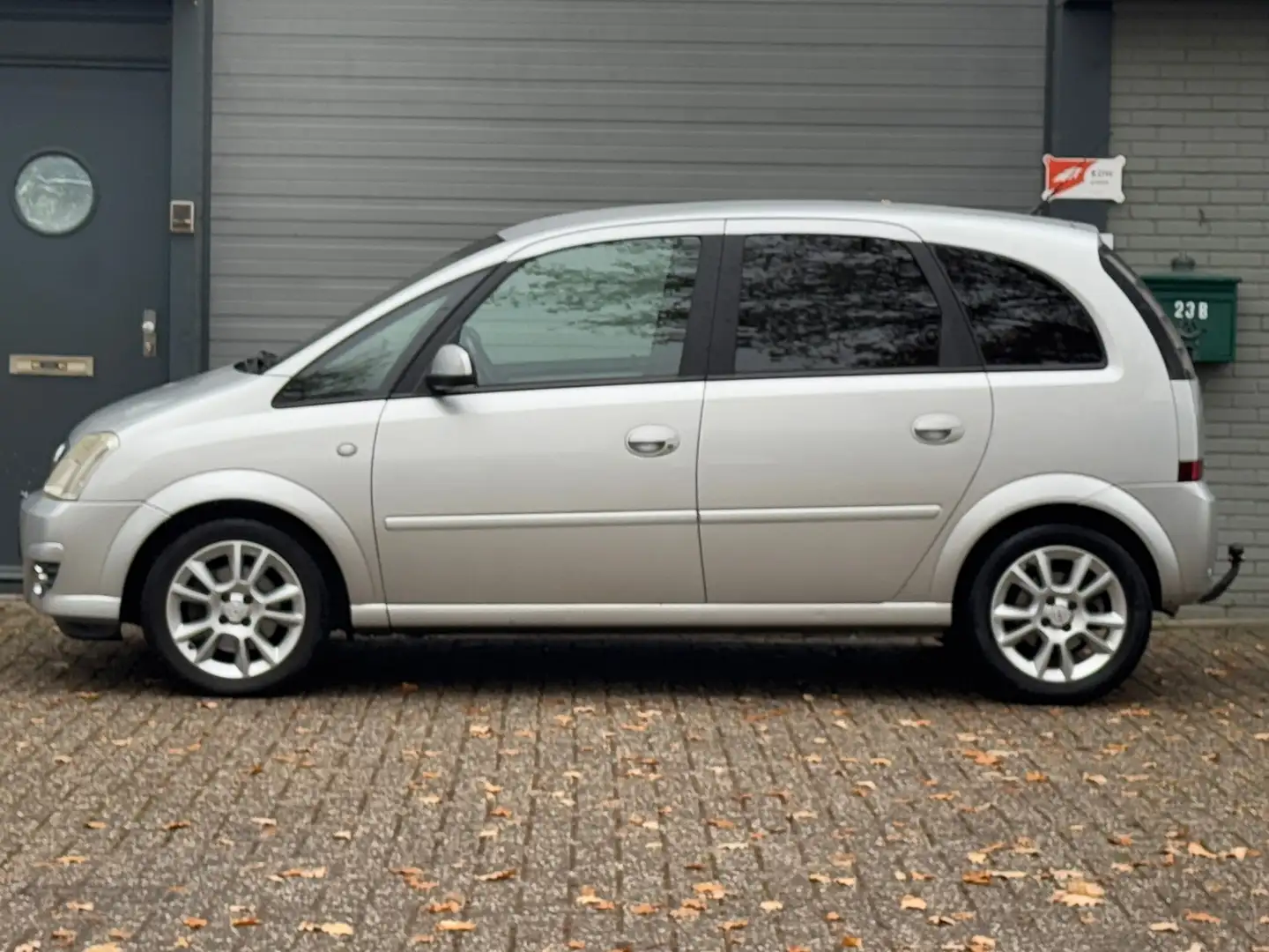 Opel Meriva 1.6-16V Cosmo Grijs - 2