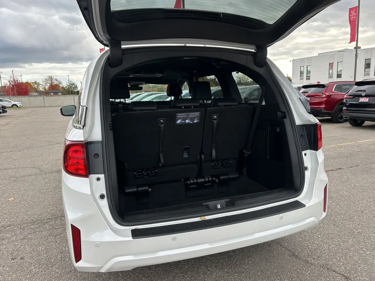 Honda Odyssey снимка Honda Odyssey