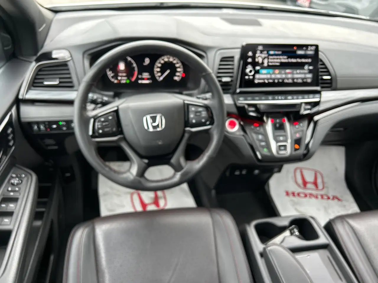 Honda Odyssey снимка Honda Odyssey