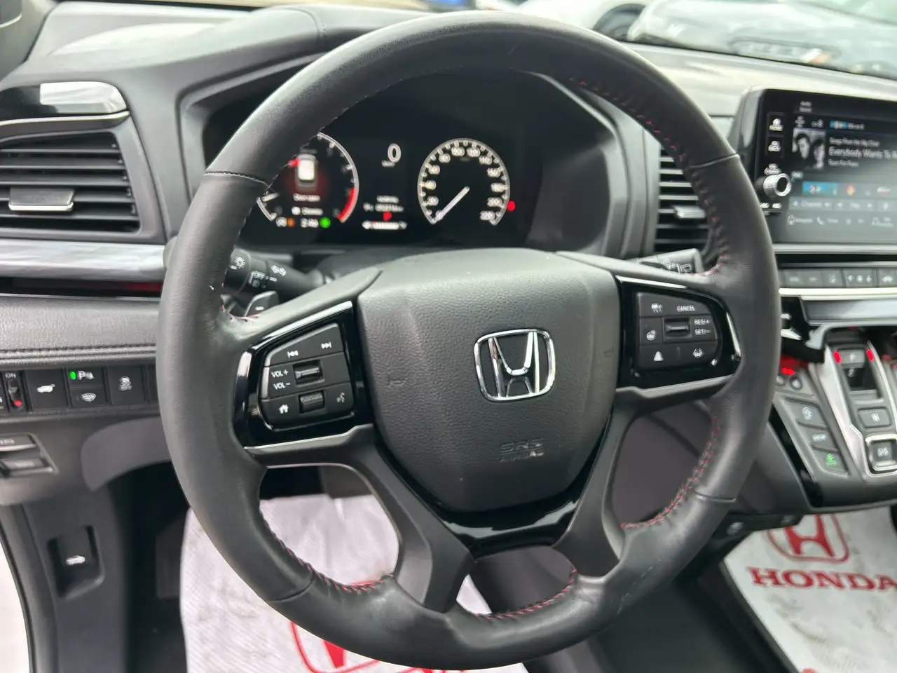 Honda Odyssey снимка Honda Odyssey
