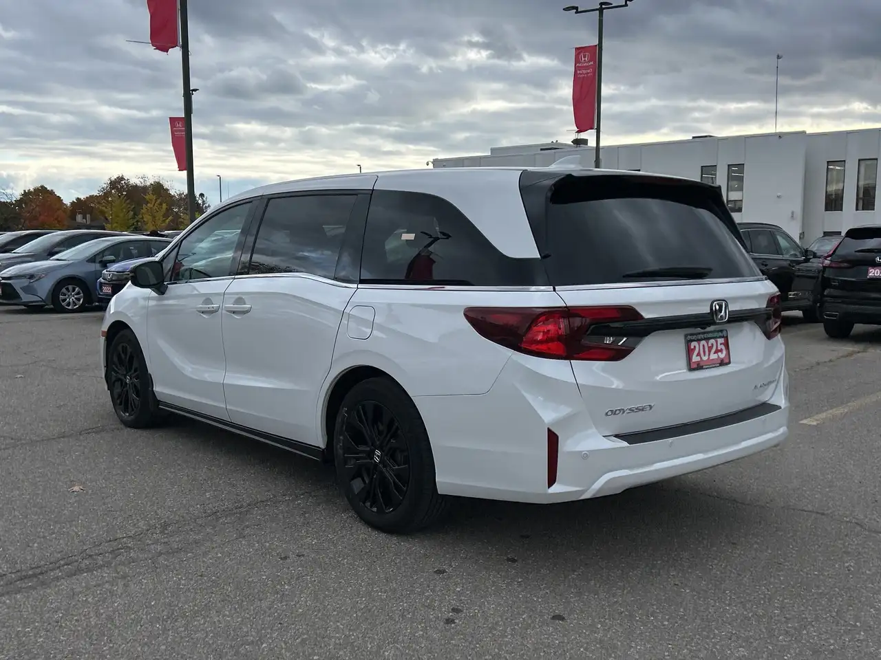 Honda Odyssey снимка Honda Odyssey