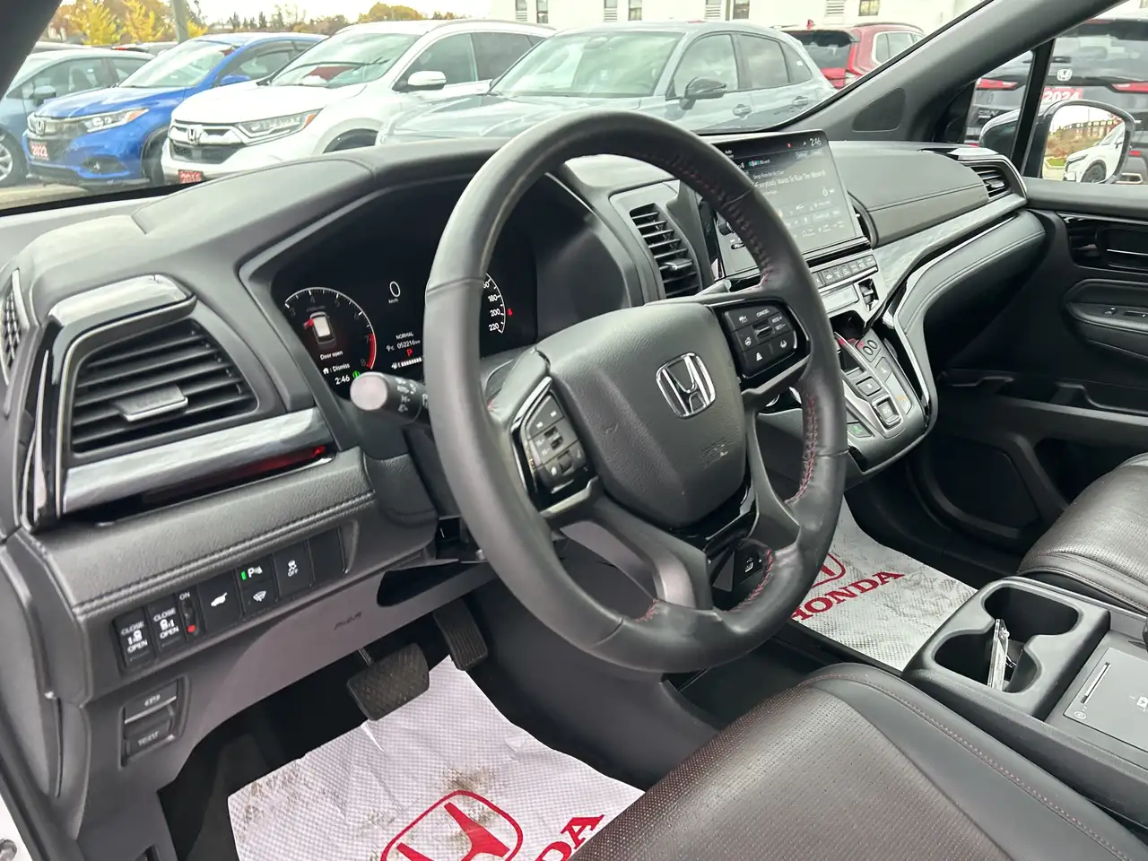 Honda Odyssey снимка Honda Odyssey