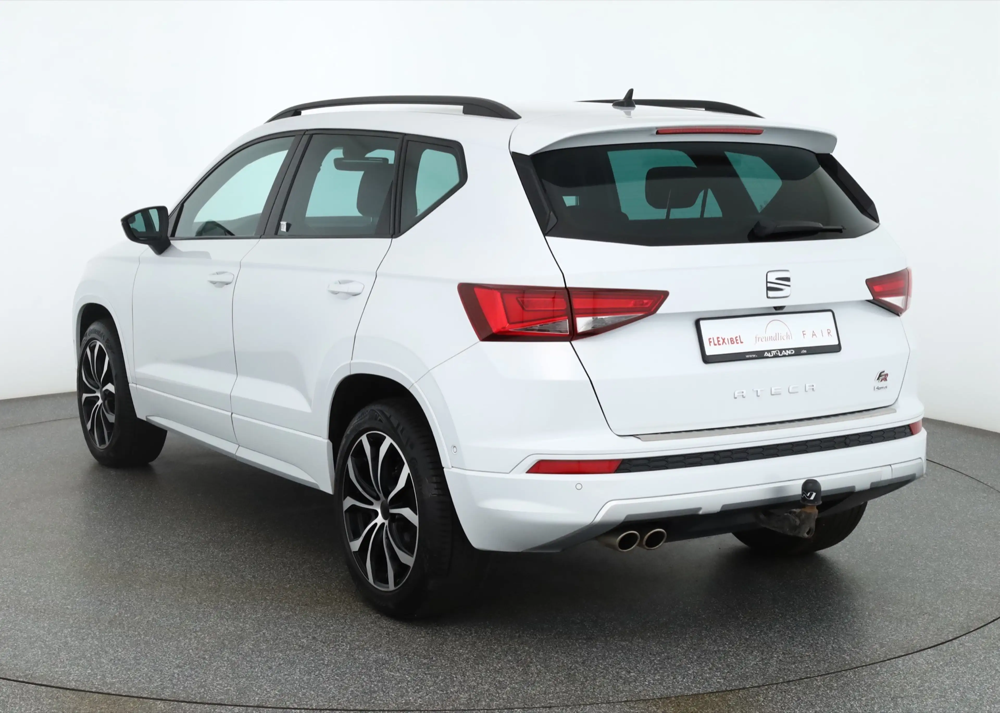 SEAT Ateca 2.0 TSI DSG FR 4Drive LED Navi 360° AHK — photo 3