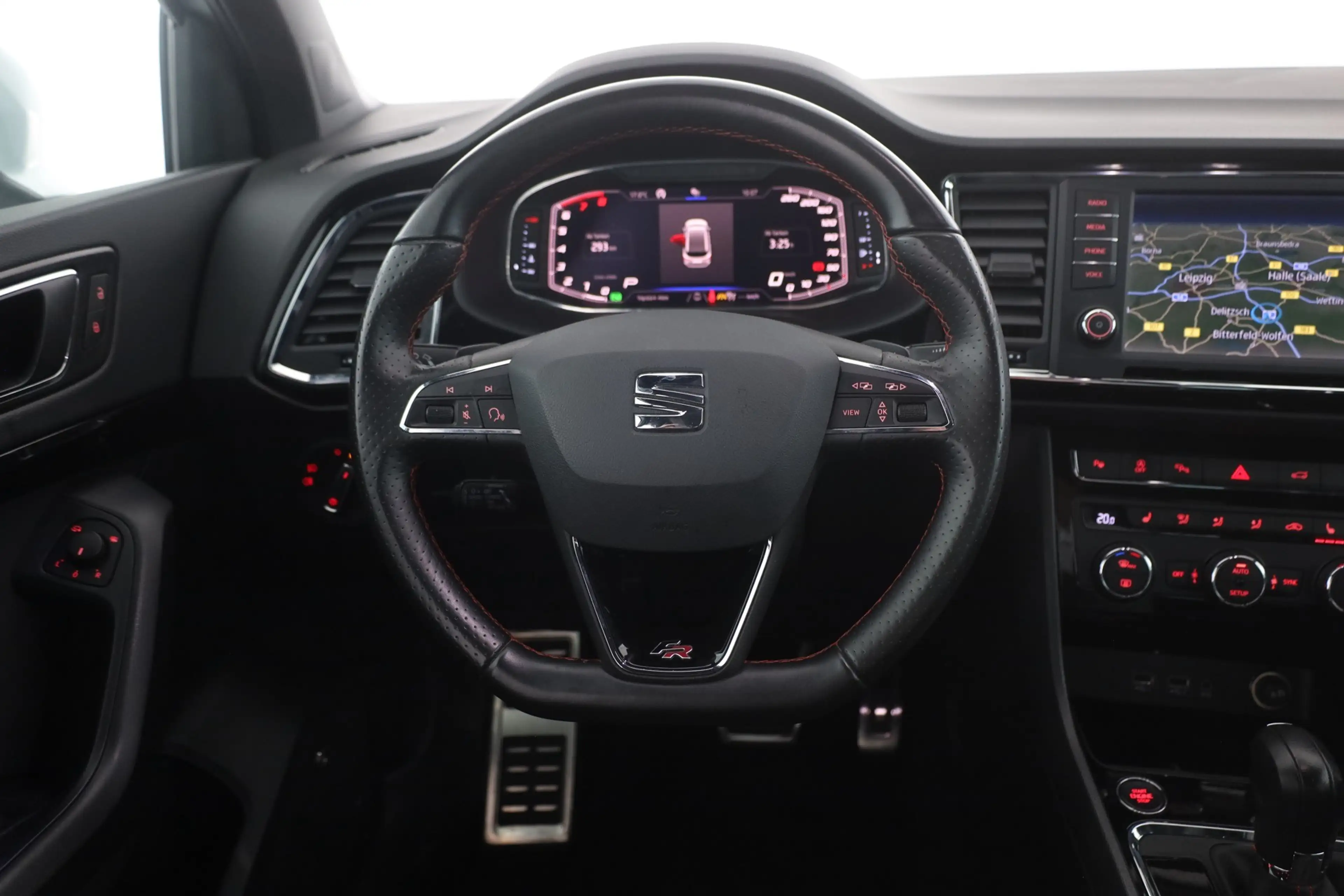 SEAT Ateca 2.0 TSI DSG FR 4Drive LED Navi 360° AHK — photo 15