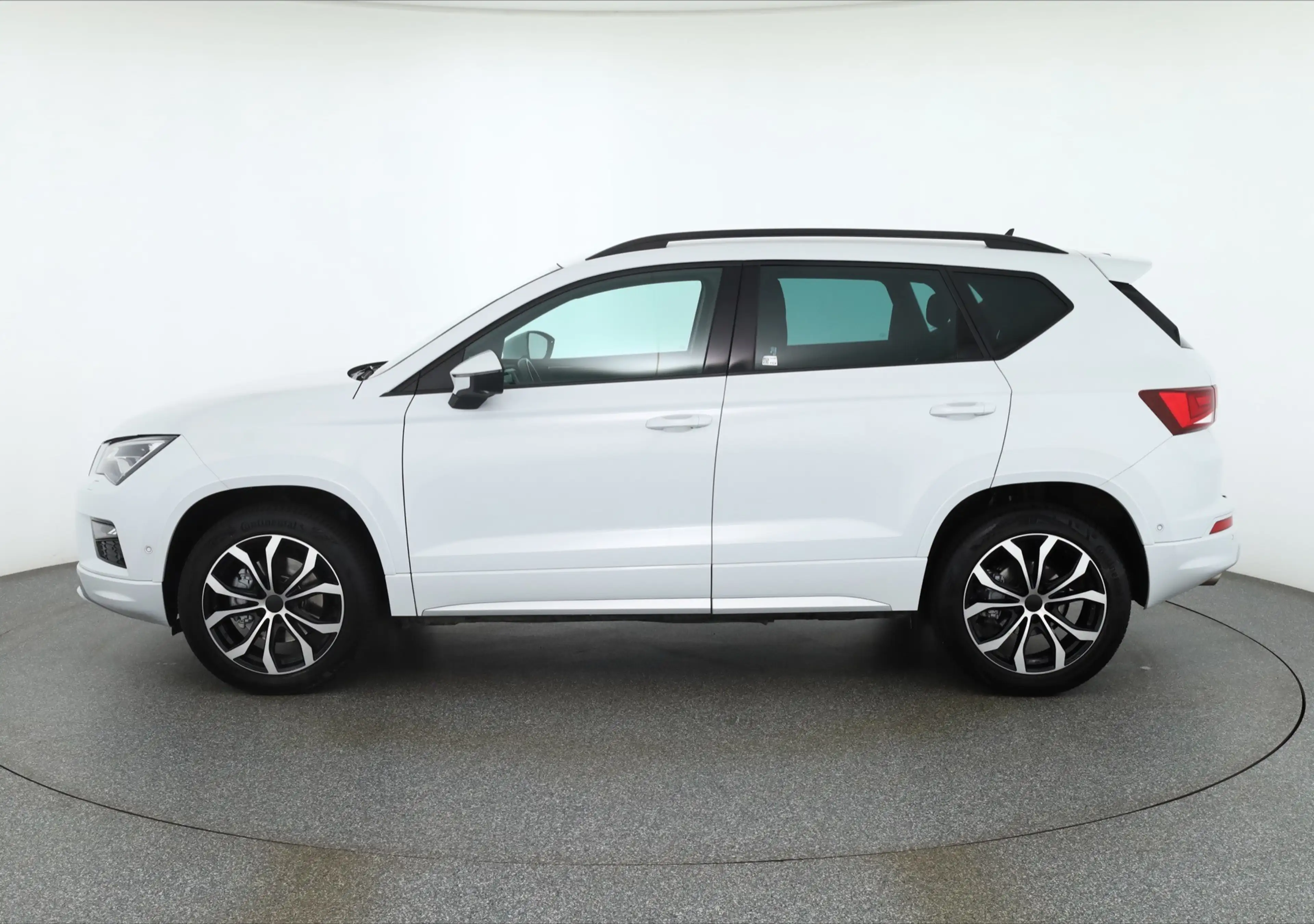 SEAT Ateca 2.0 TSI DSG FR 4Drive LED Navi 360° AHK — photo 2