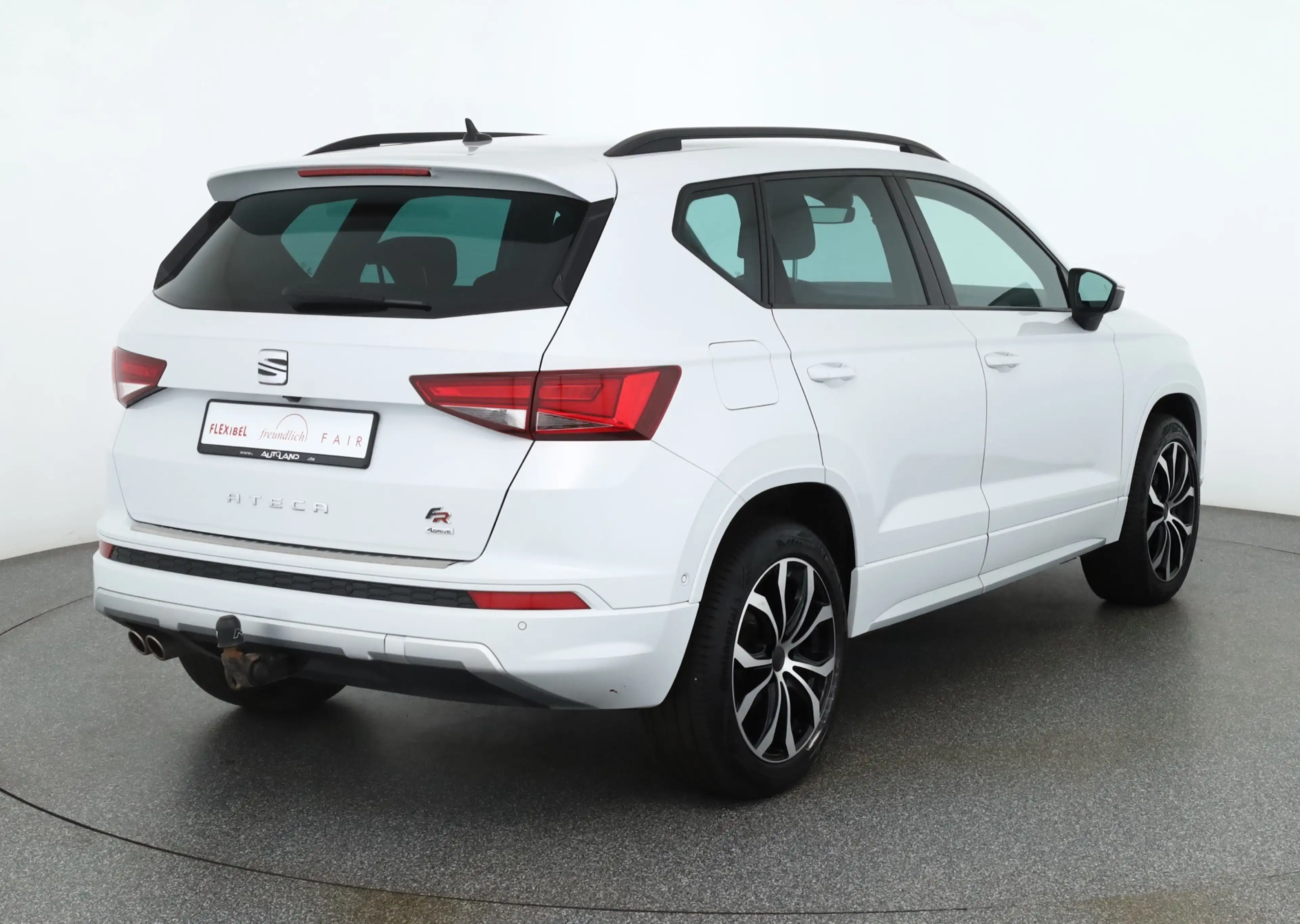 SEAT Ateca 2.0 TSI DSG FR 4Drive LED Navi 360° AHK — photo 5
