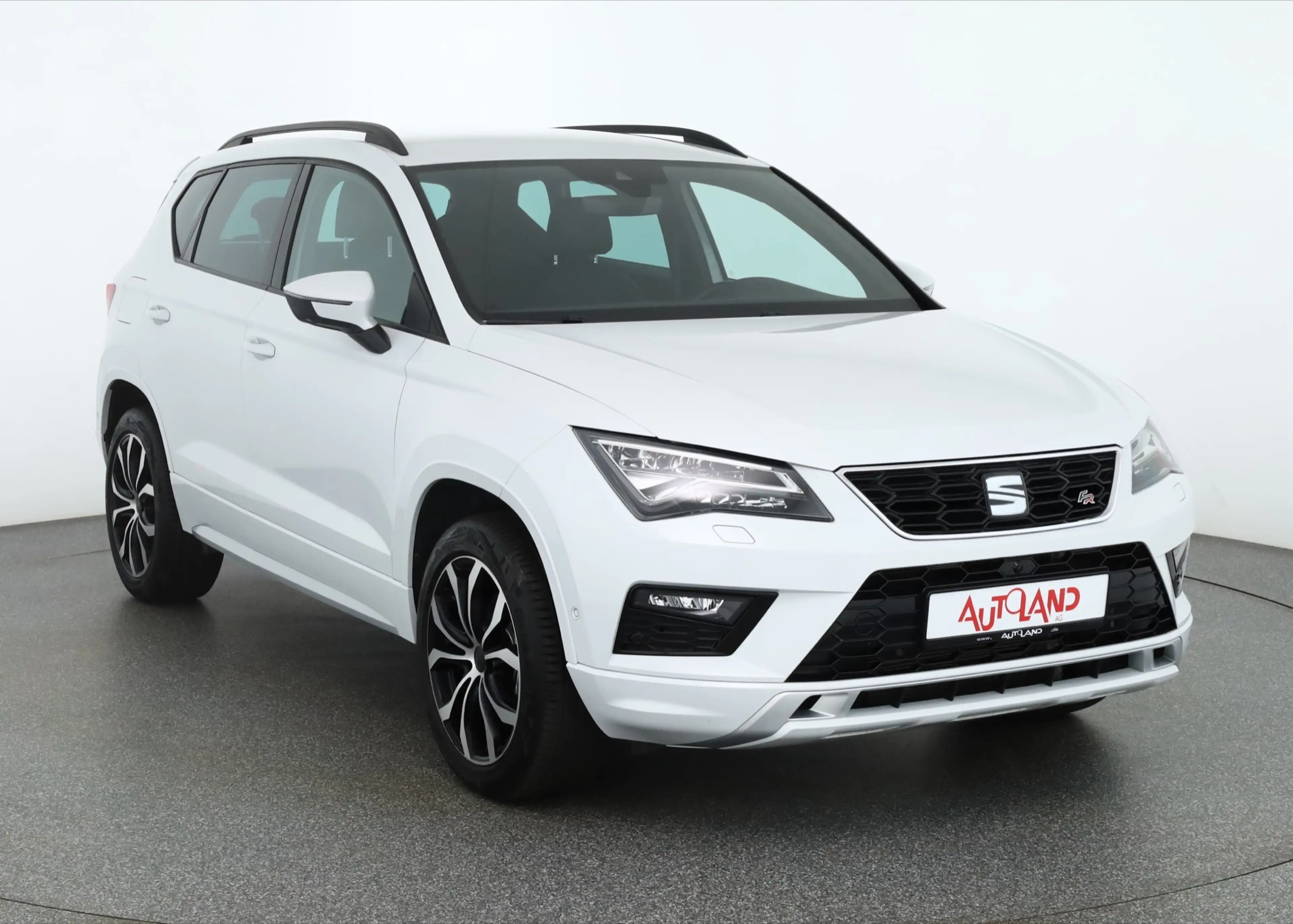 SEAT Ateca 2.0 TSI DSG FR 4Drive LED Navi 360° AHK — photo 7