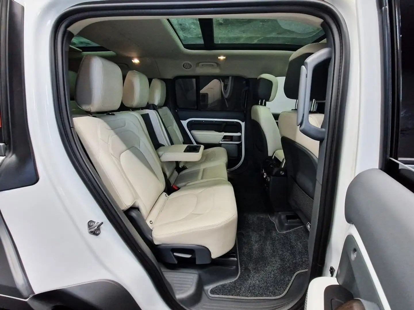 Land Rover Defender 130 3.0D l6 MHEV X- Dynamic SE AWD Aut. 250 Blanco - 1