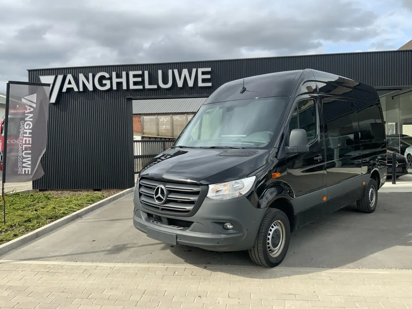 Mercedes-Benz Sprinter 317 2.0 CDI L2H2 RWD 3665mm navie 35000+ Negro - 1