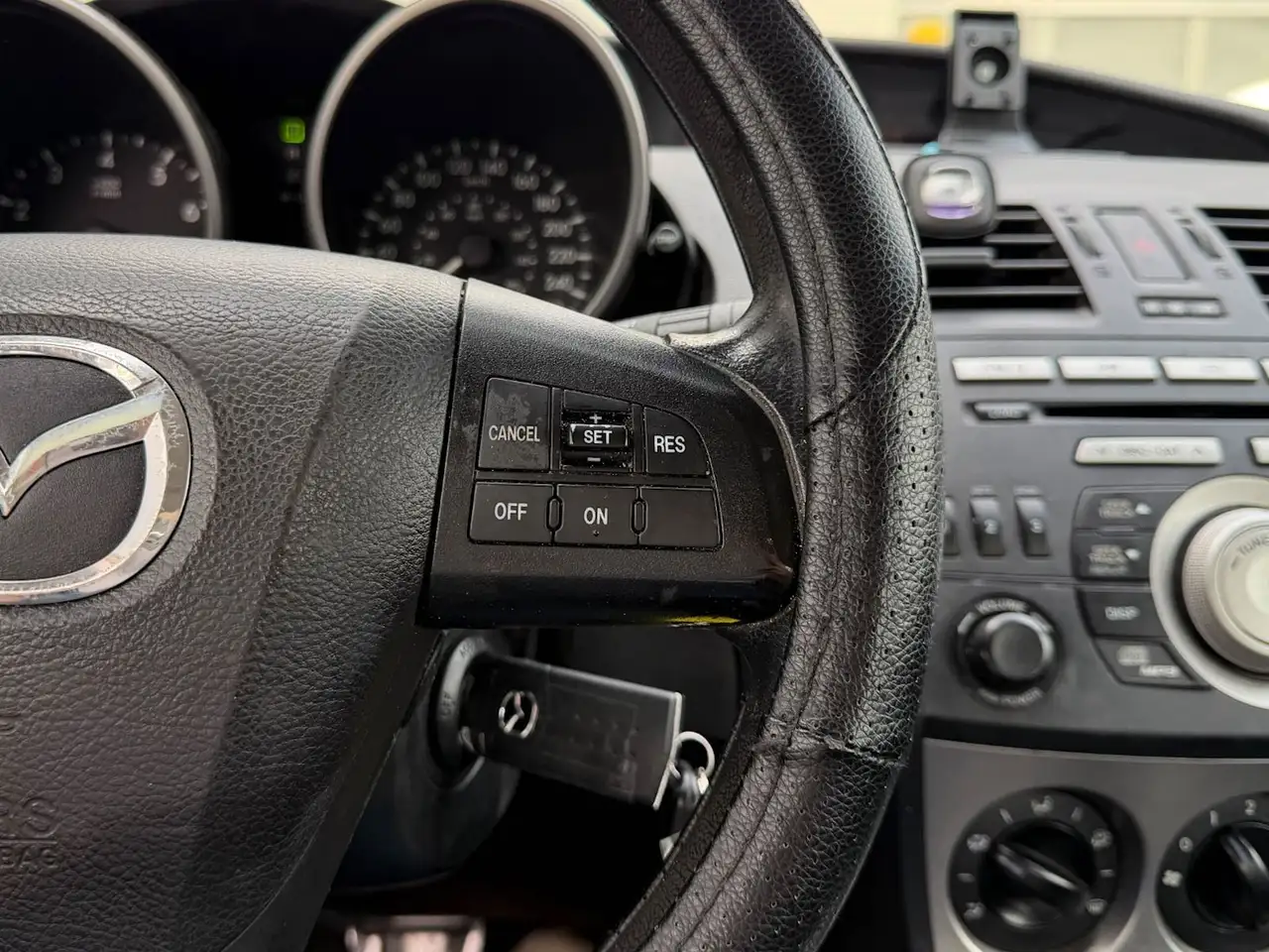 Mazda 3 снимка Mazda 3