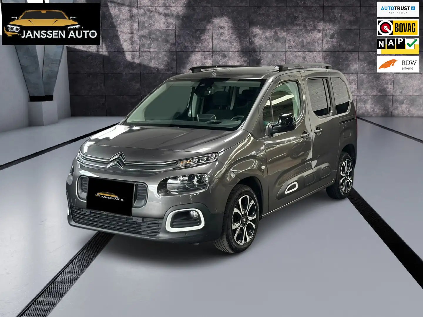 Citroen Berlingo 1.2 PureTech Shine, automaat, Pano, navi, camera, Gris - 1