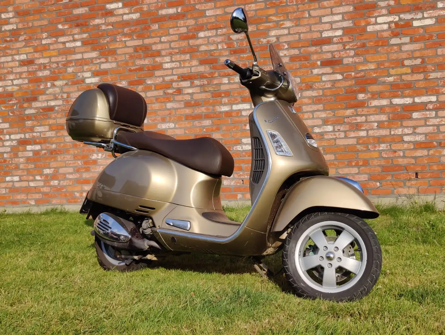 Piaggio GTS 125 Beige - 2