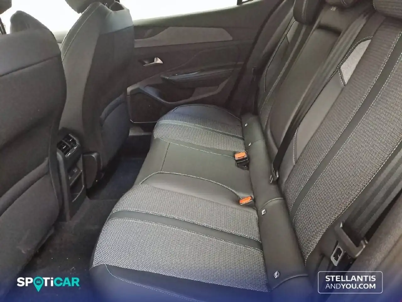 Peugeot 408 HYBRID 145 eDCS6 Allure 10