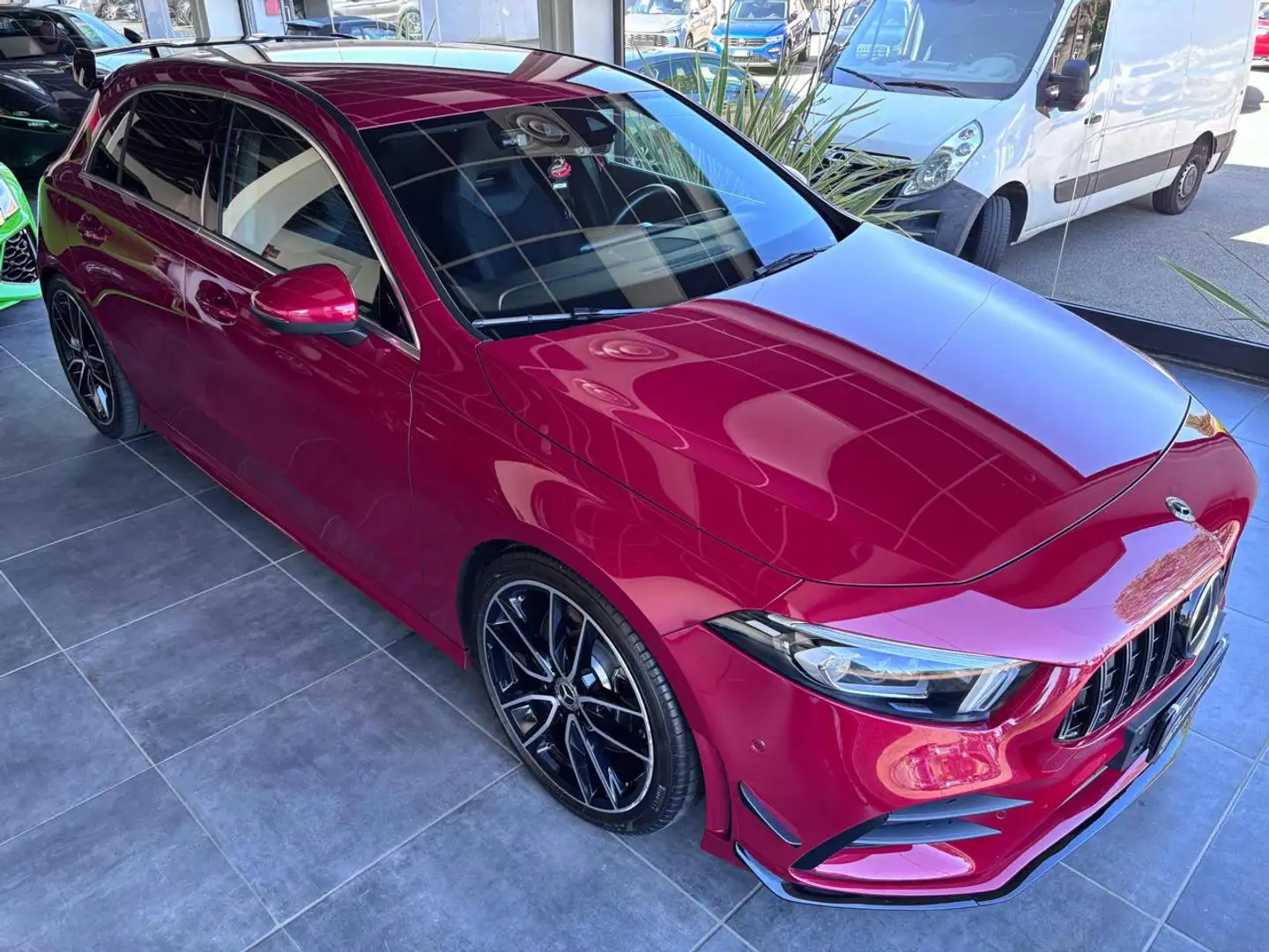 Mercedes-Benz A 250 Automatic Premium AMG Rouge - 2