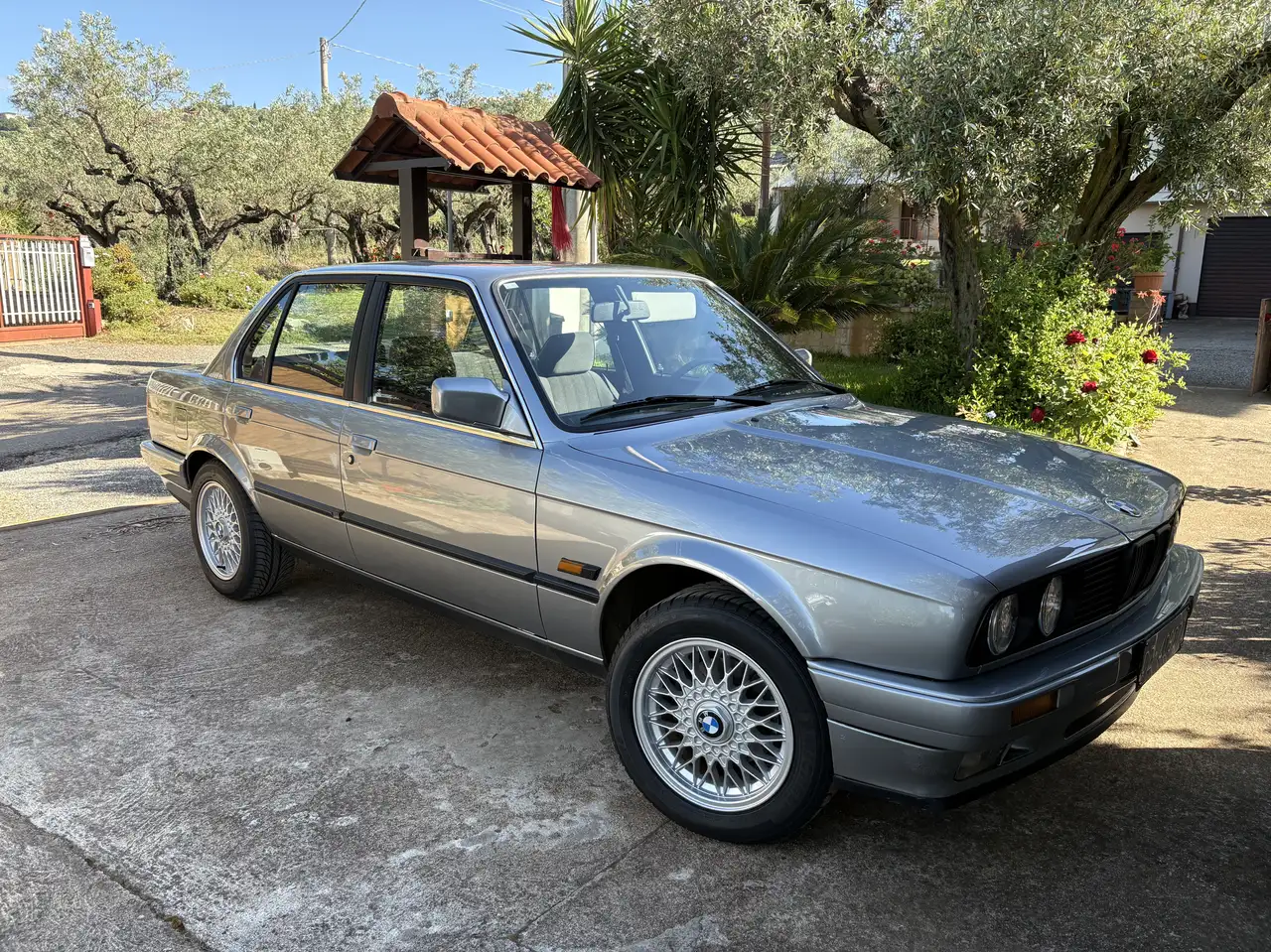 BMW 318i, foto 2