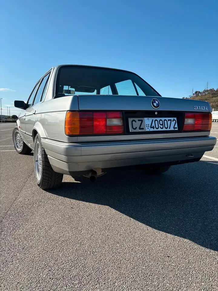 BMW 318i, foto 11