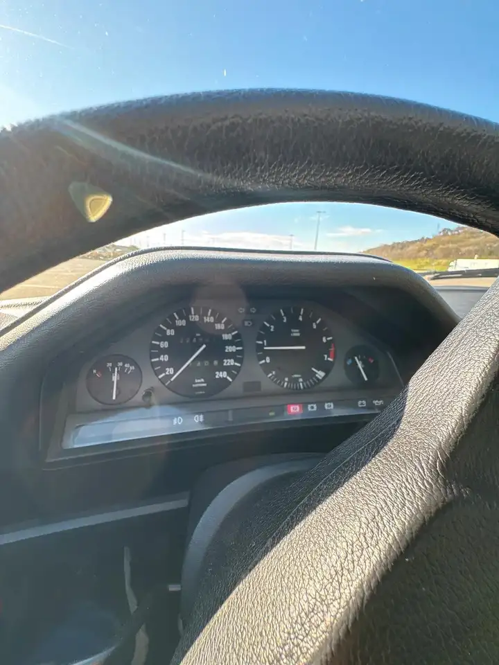 BMW 318i, foto 4