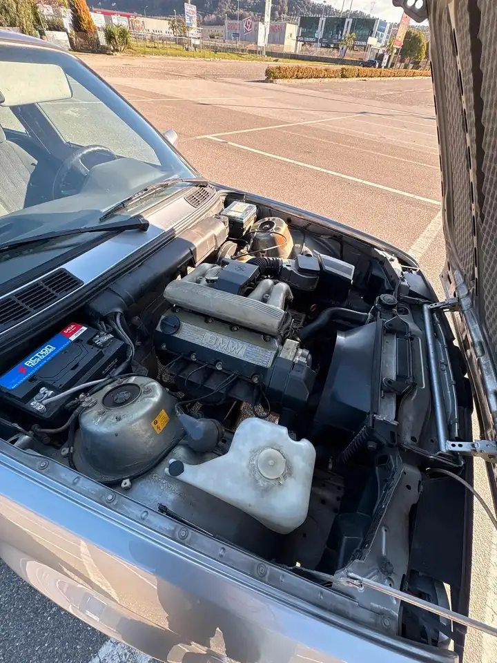 BMW 318i, foto 10