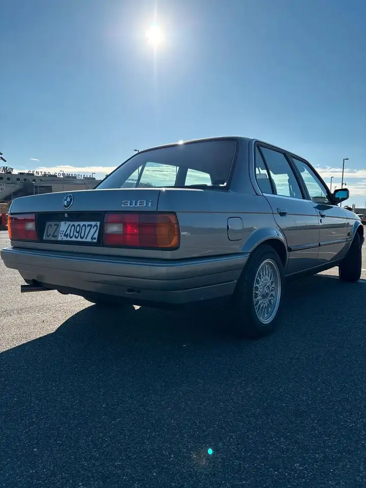BMW 318i, foto 12