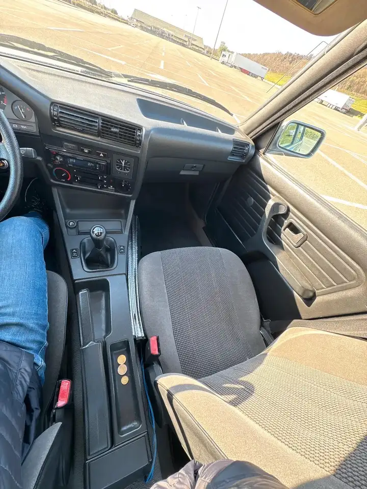 BMW 318i, foto 6