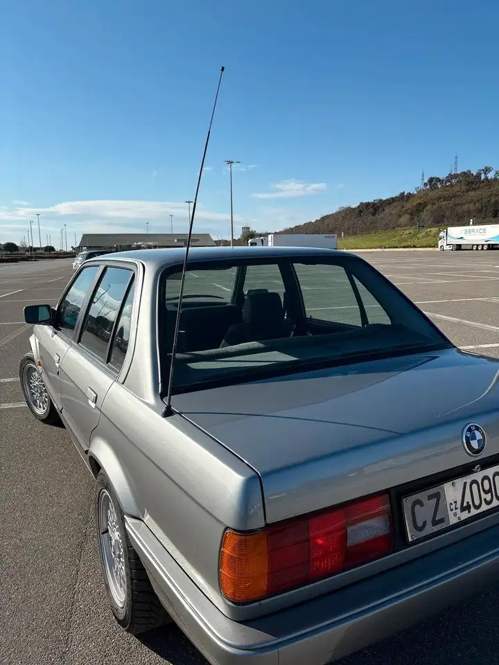BMW 318i, foto 3