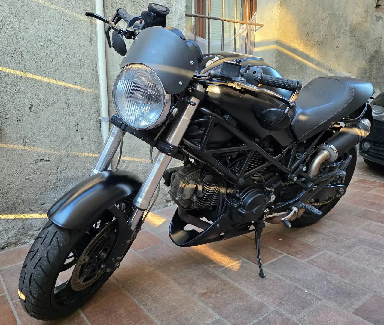 Ducati Monster 695 Zwart - 1