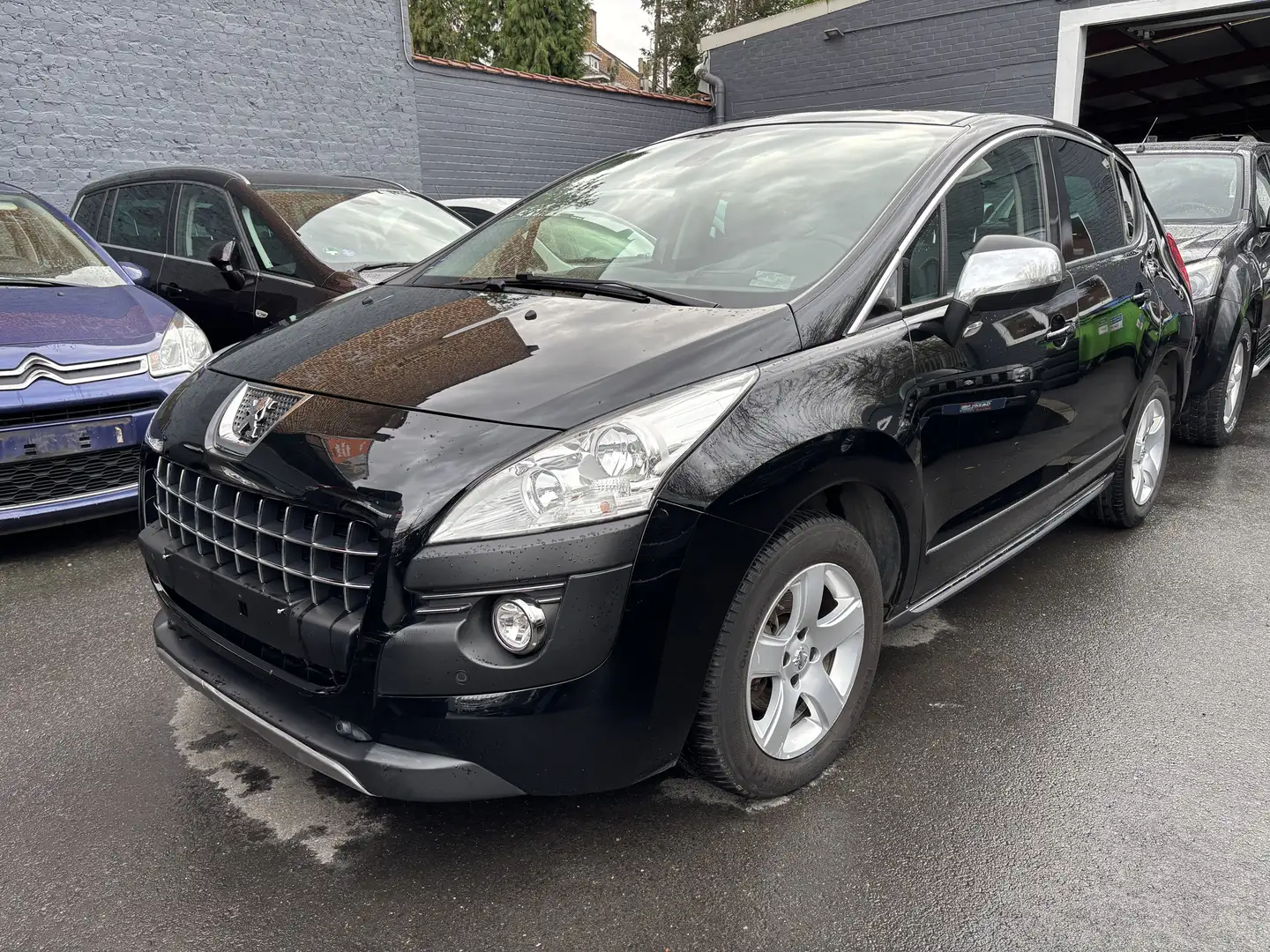Peugeot 3008 3008 1.6 e-HDi/Full Options/1 Owner Schwarz - 1