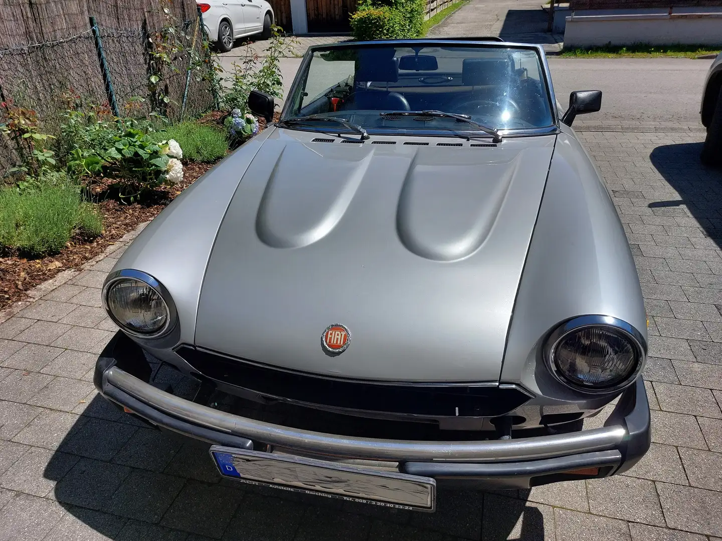 Fiat 124 Spider Pininfarina Silber - 1