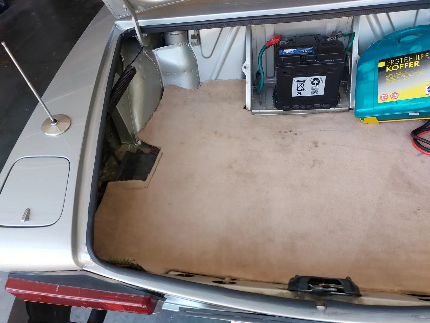 Fiat 124 Spider Pininfarina Silber - 2