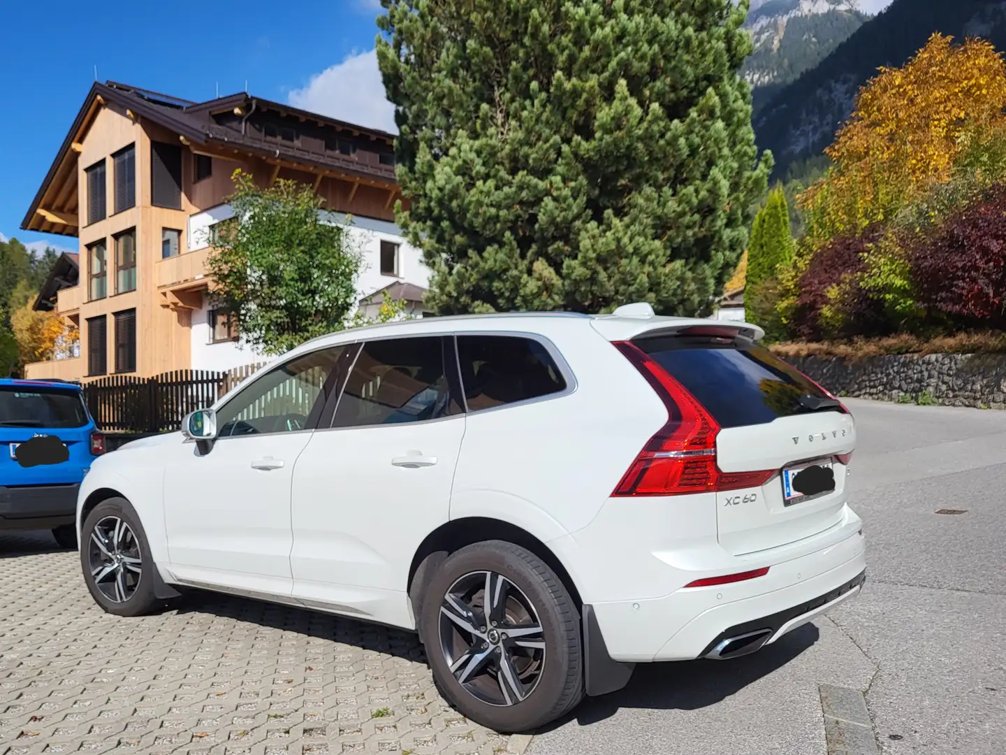 Volvo XC60 XC60 D4 R-Design AWD GeartronicR-Design Weiß - 1