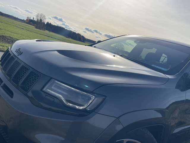 Jeep Grand Cherokee SRT