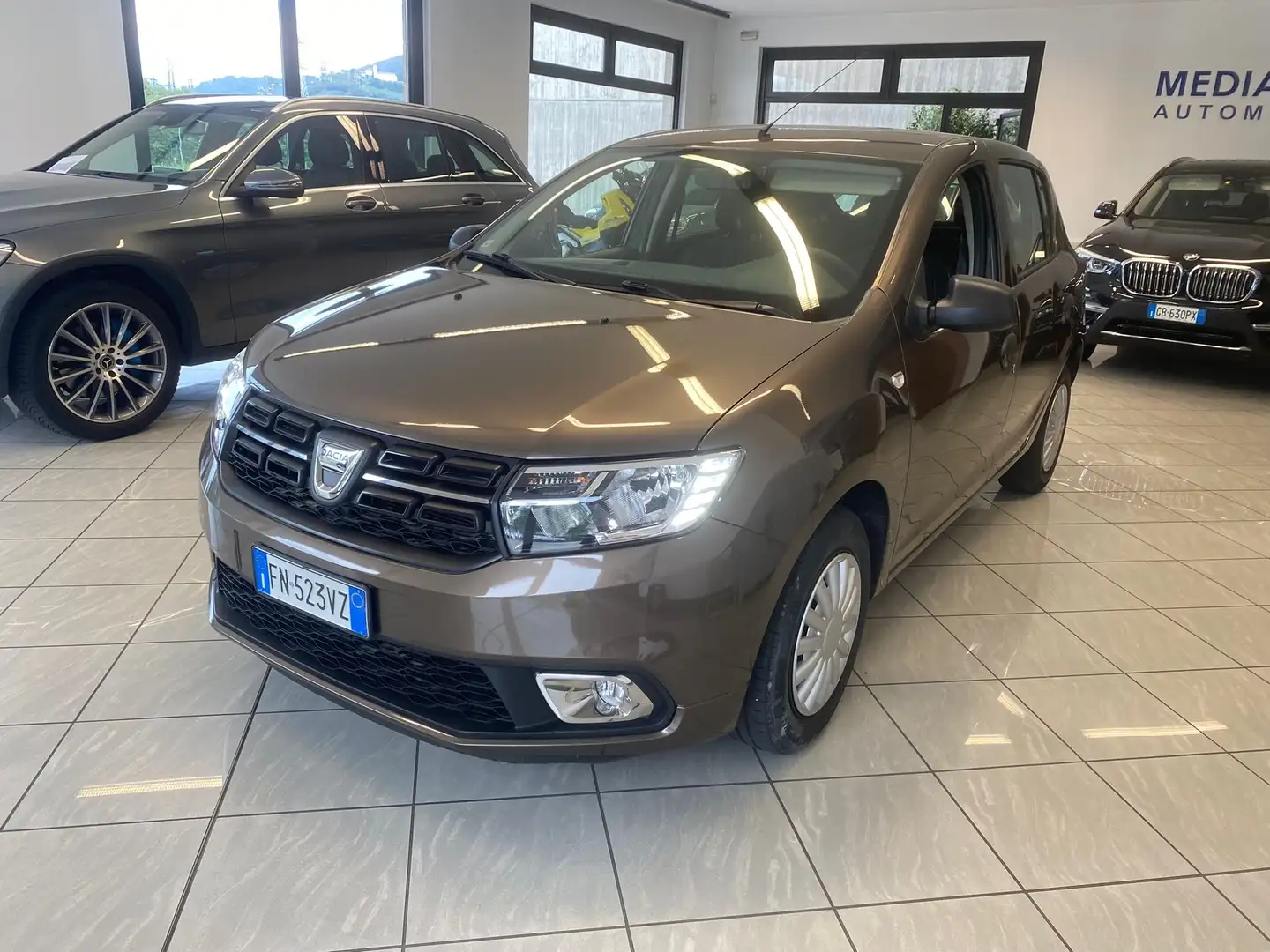 Dacia Sandero 1.0 75cv Bruin - 2