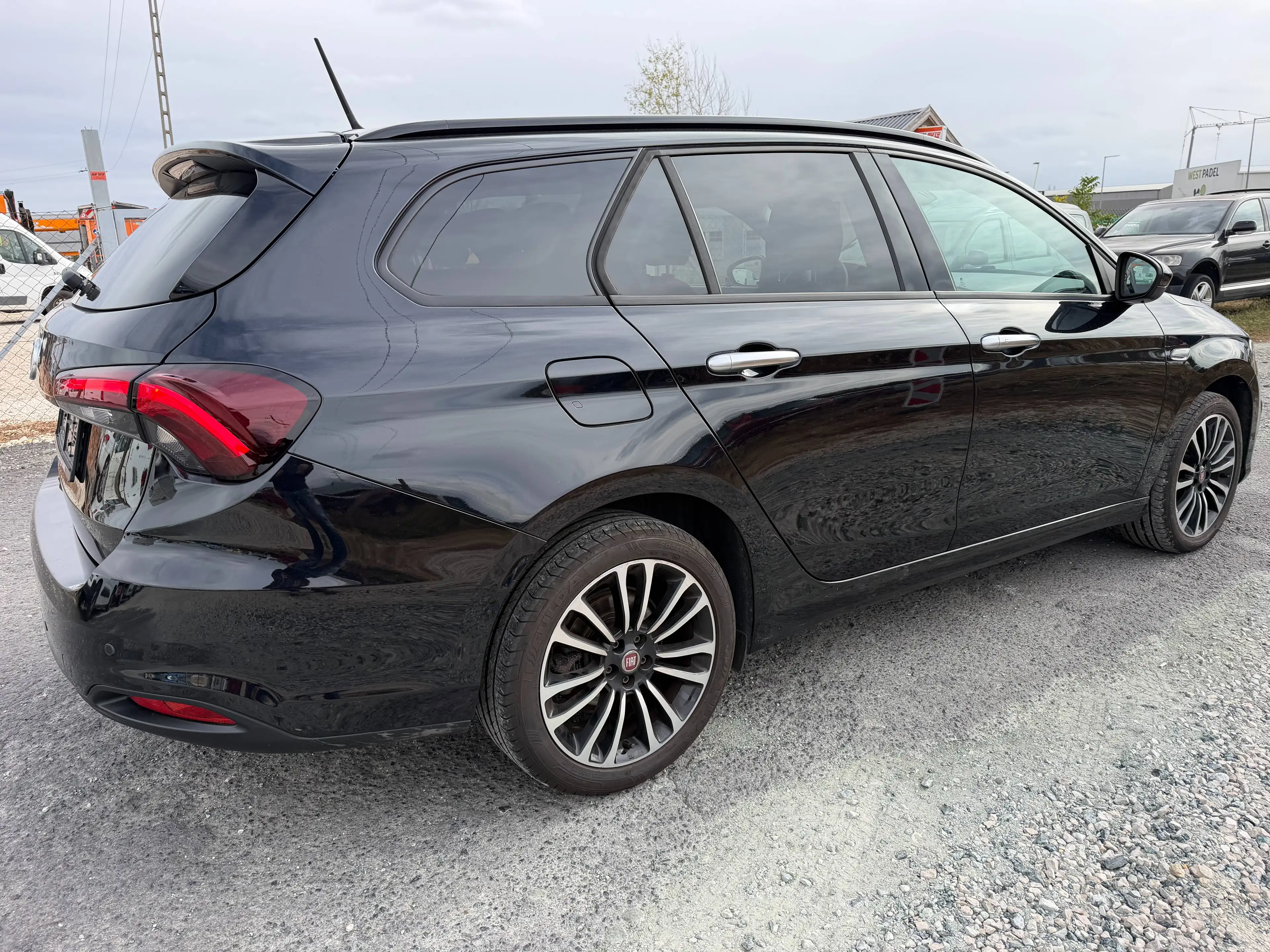 Fiat Tipo Life LED NAVI SHZ TEMPOMAT 7.998Netto — photo 7
