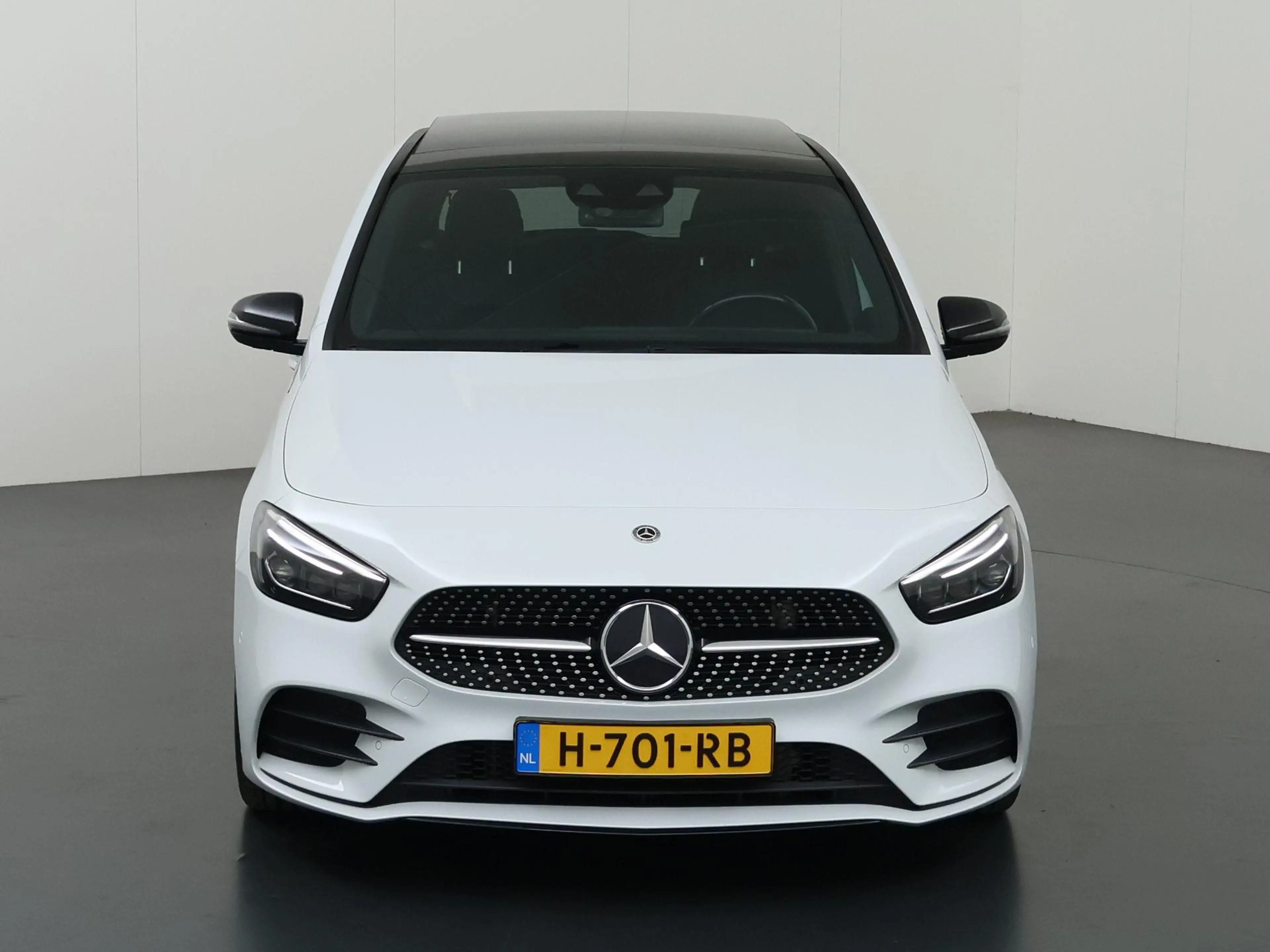 Mercedes-Benz B 220 Launch Edition Premium Plus | AMG | Panoramadak | — photo 3