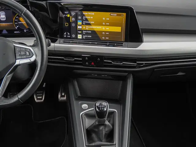 Volkswagen Golf view 12