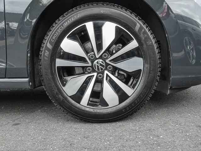 Volkswagen Golf view 7