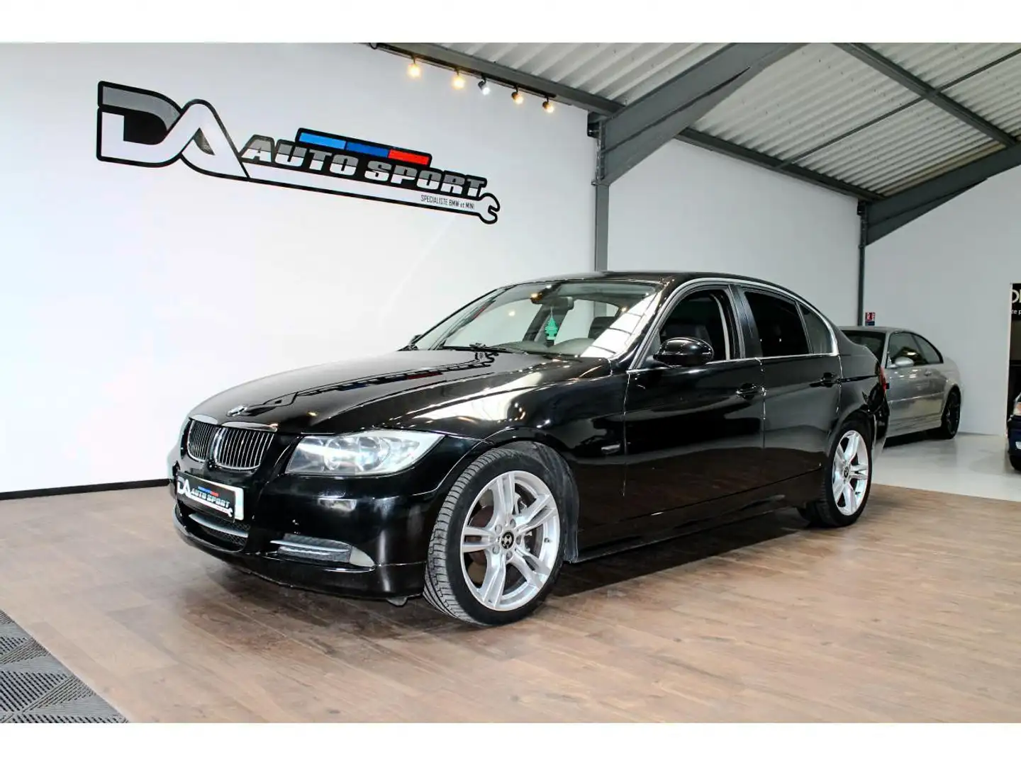 BMW 330 330xd Luxe - BVA  BERLINE E90 PHASE 1 Noir - 1