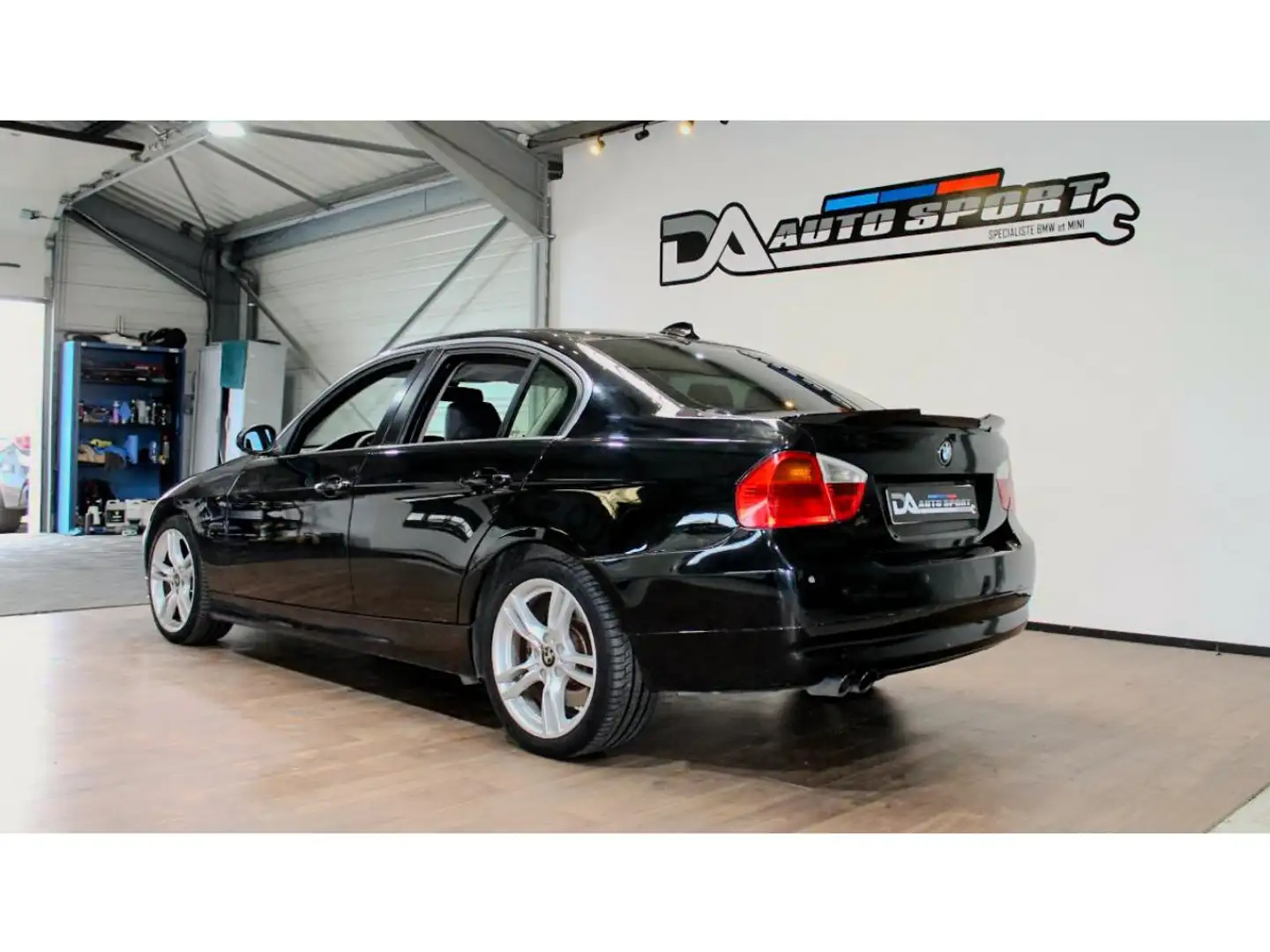 BMW 330 330xd Luxe - BVA  BERLINE E90 PHASE 1 Noir - 2