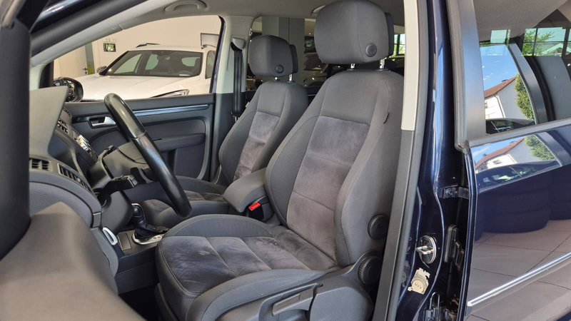 Volkswagen Touran Touran 2.0 TDI DSG Highline *8-Fach*Xenon*Sitzhzg* — photo 6
