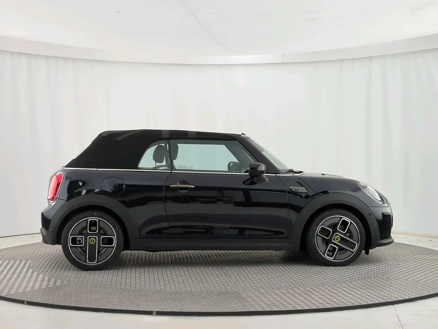 MINI Cooper SE MINI Cooper SE Cabrio Zwart - 2