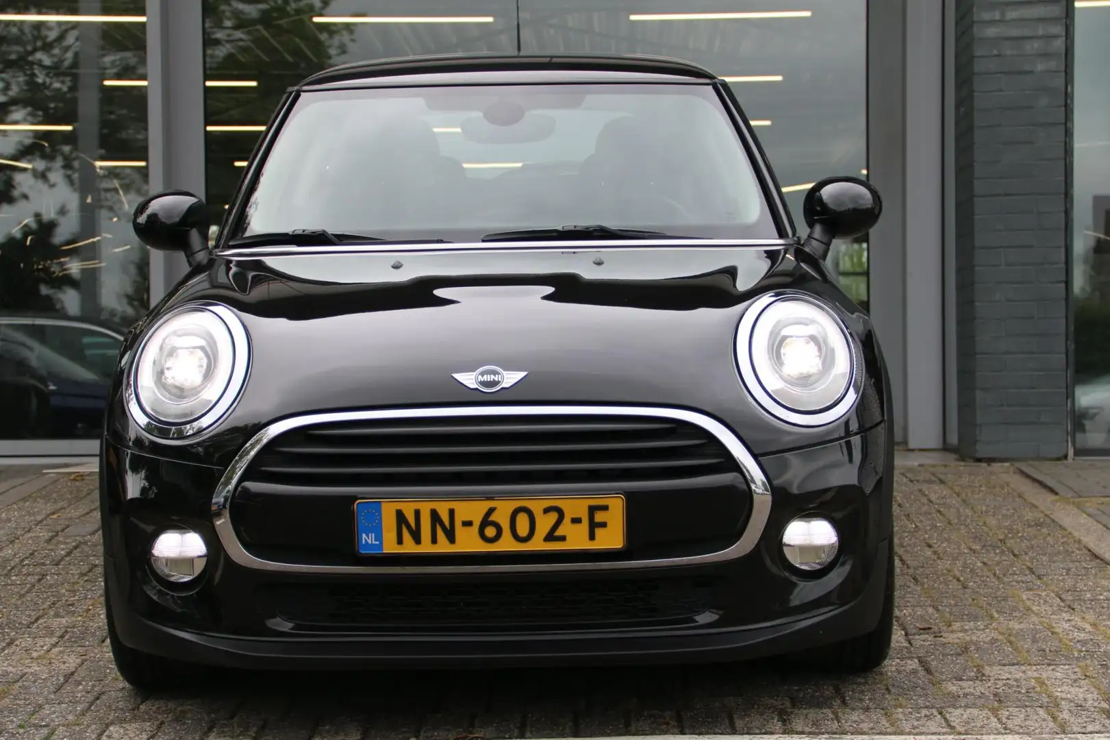 MINI Cooper Mini 1.5 Pepper Serious Business Schwarz - 2