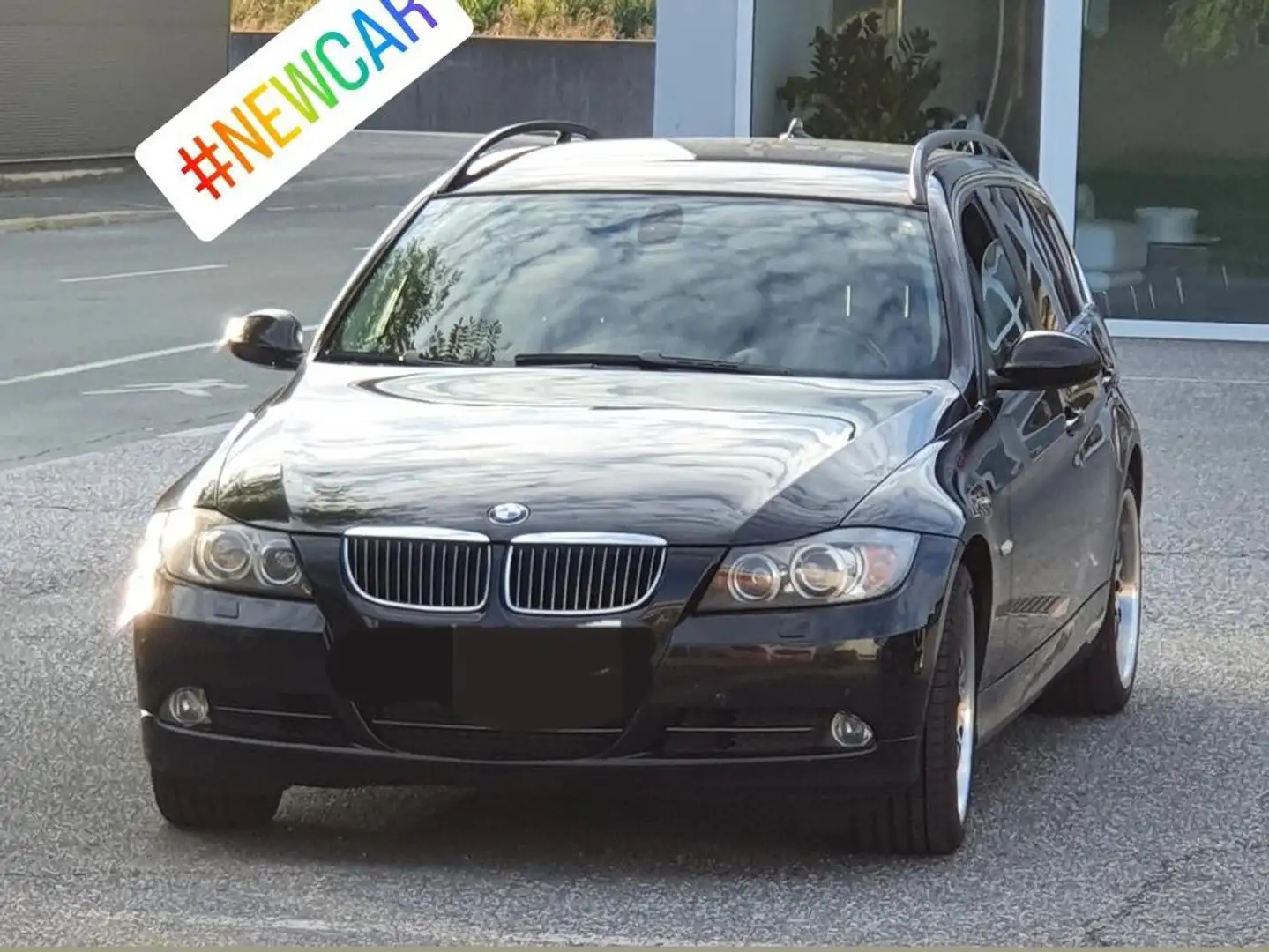 BMW 330 330d Touring Aut. Schwarz - 1