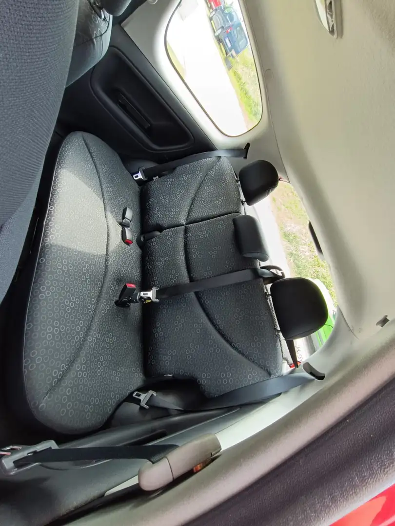 Toyota Yaris 65 VVT-i Linéa Luna MMT - 1