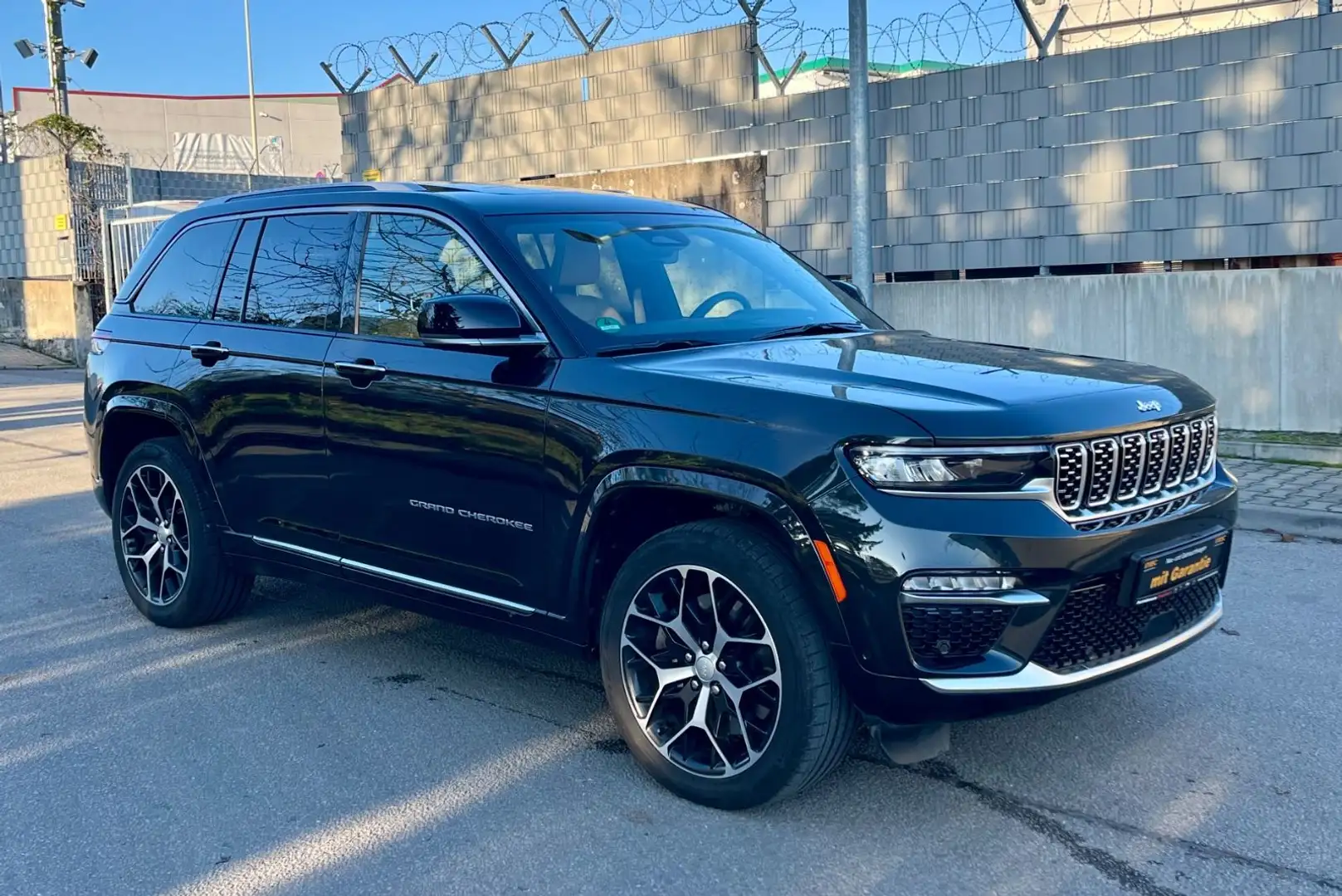 Jeep Grand Cherokee Summit 4xe*Vollausstattung* Grau - 2