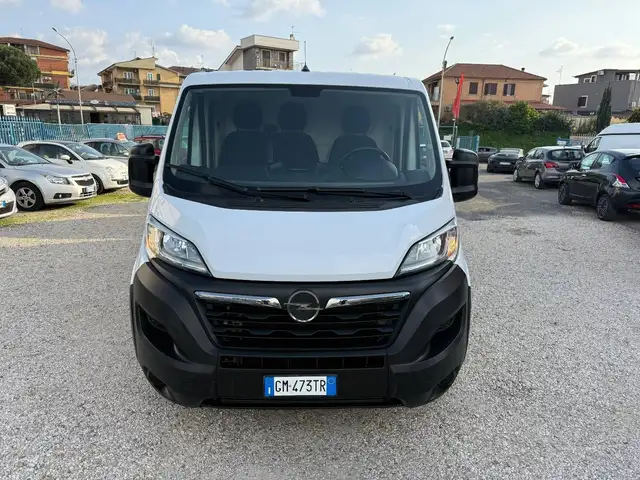 Opel Movano view 6