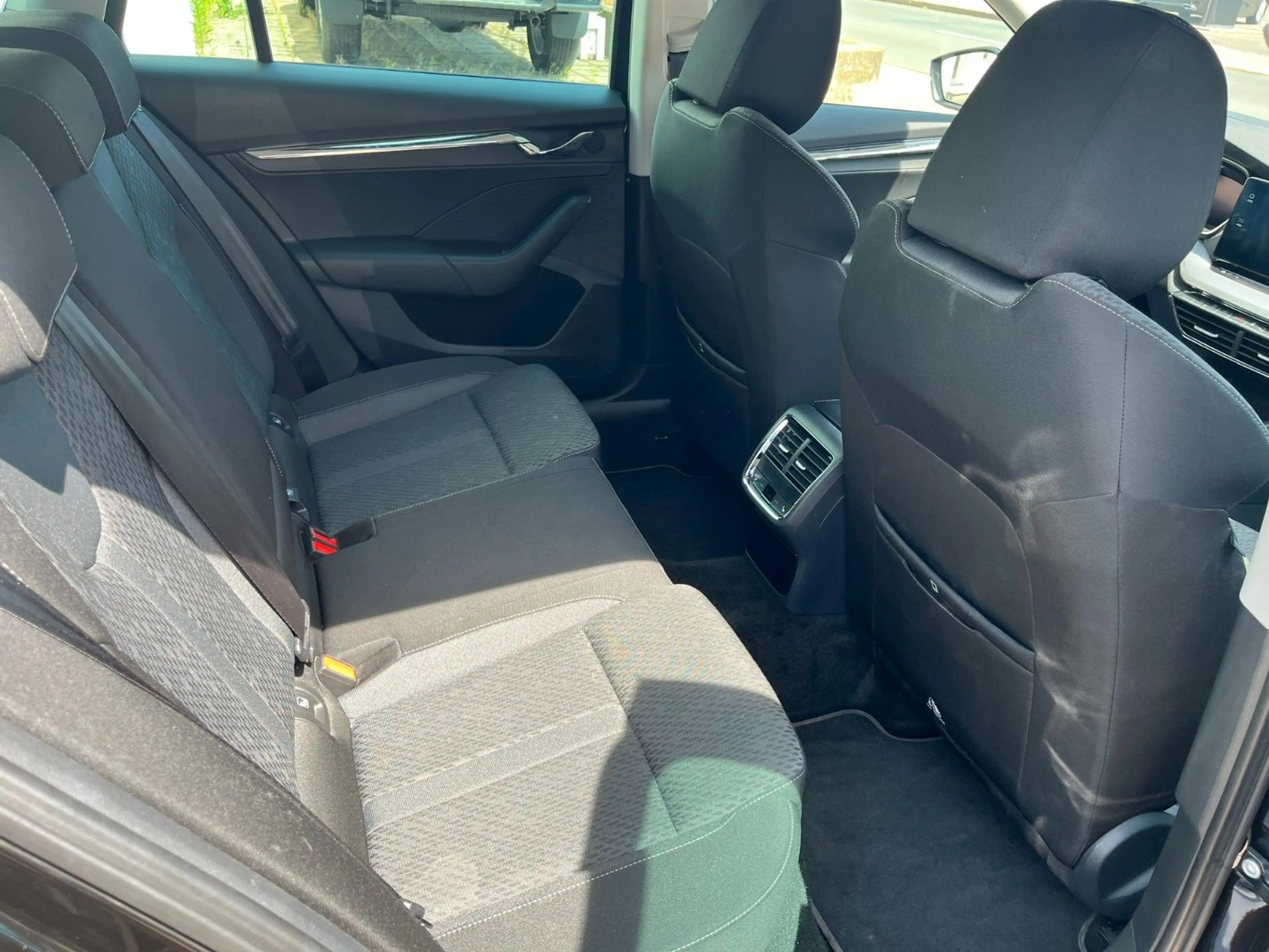 Skoda Octavia Combi Style First Edition 2.0 TDI DSG — photo 14