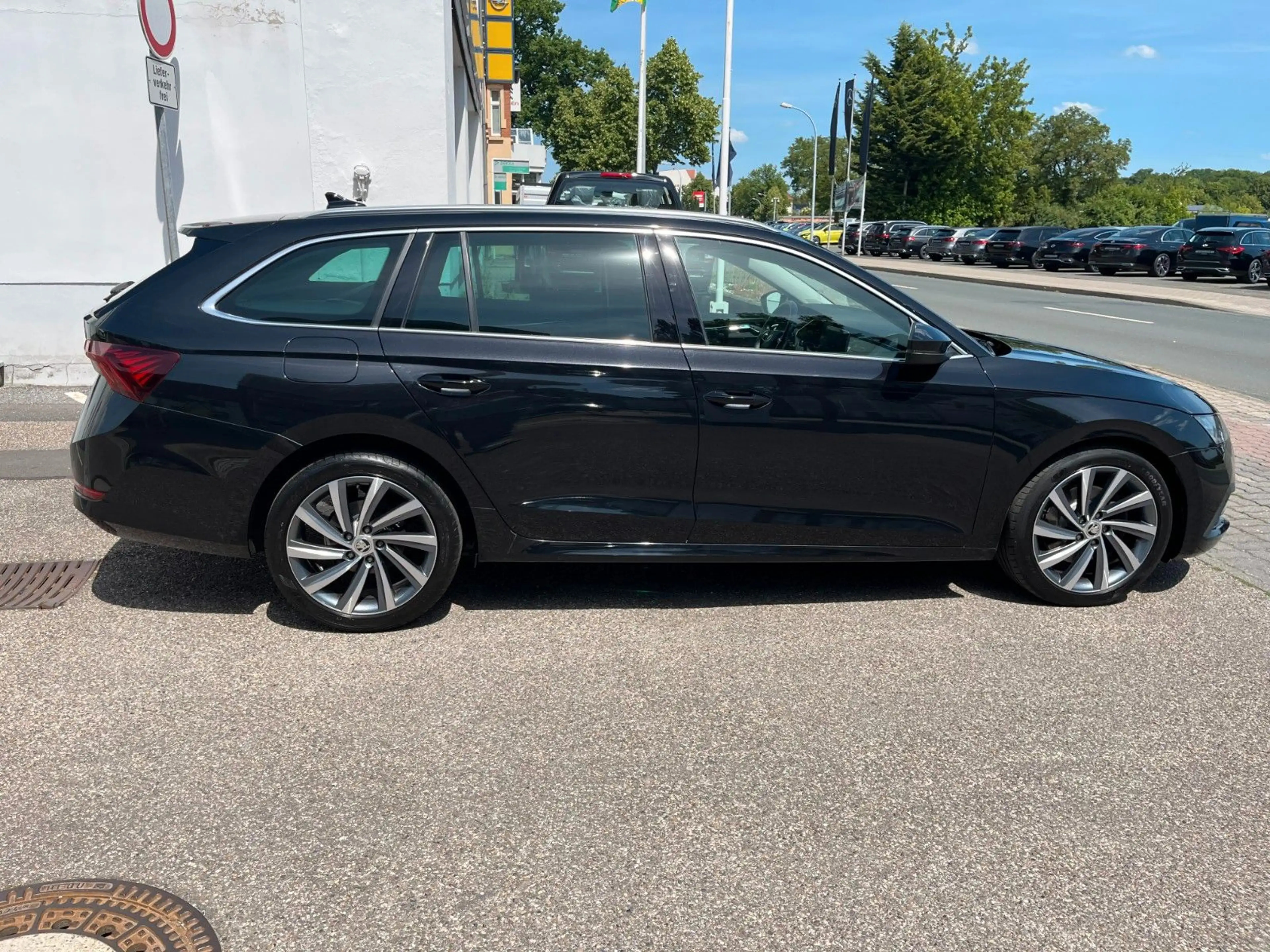 Skoda Octavia Combi Style First Edition 2.0 TDI DSG — photo 6