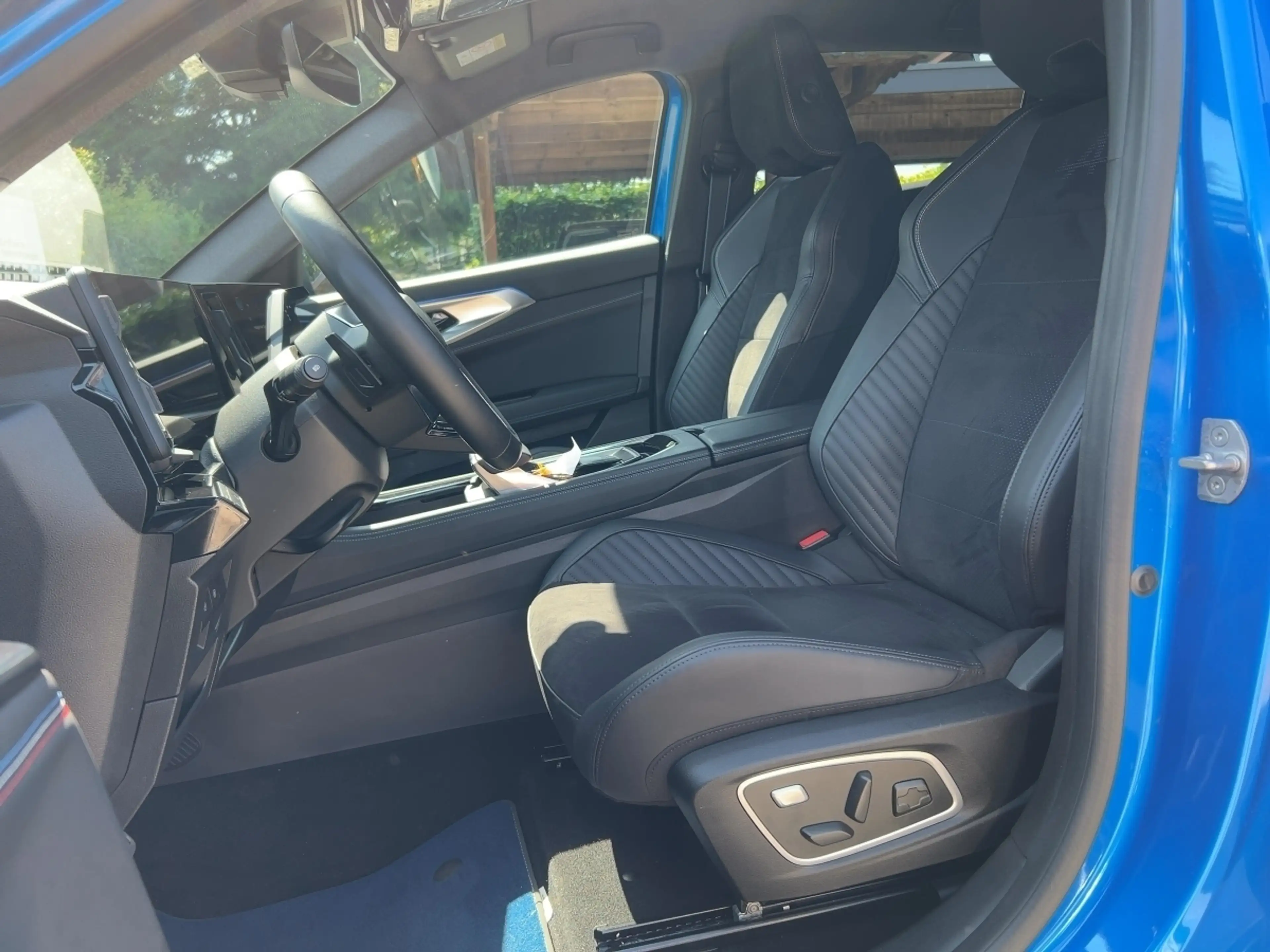 Renault Rafale E-TECH Hybrid 200 Esprit Alpine — photo 10