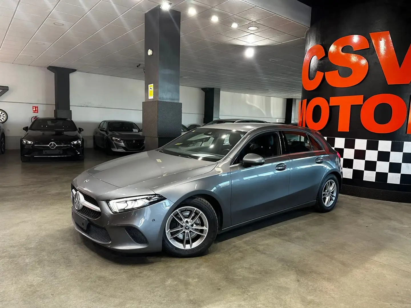 Mercedes-Benz A 200 Gris - 2